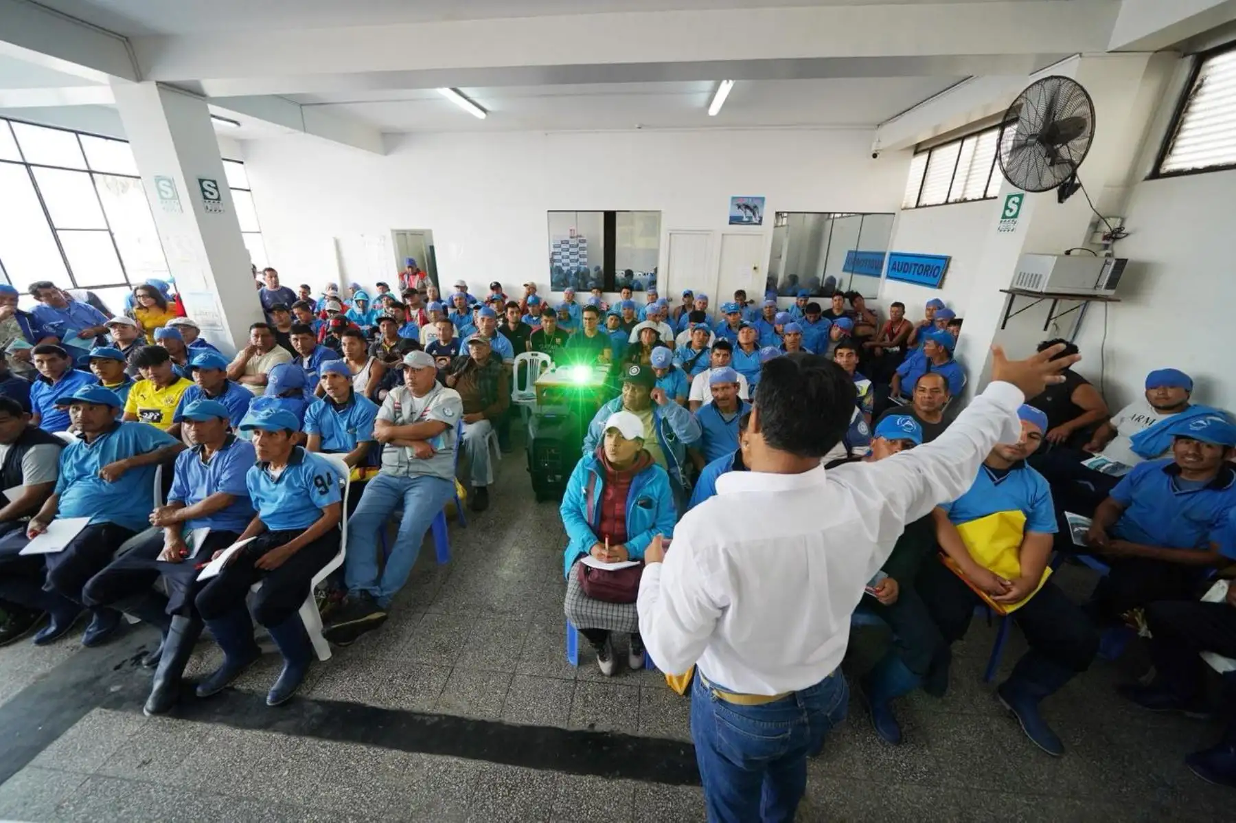 Capacitan a más de 1,600 agentes pesqueros y acuícolas en seguridad hidrobiológica