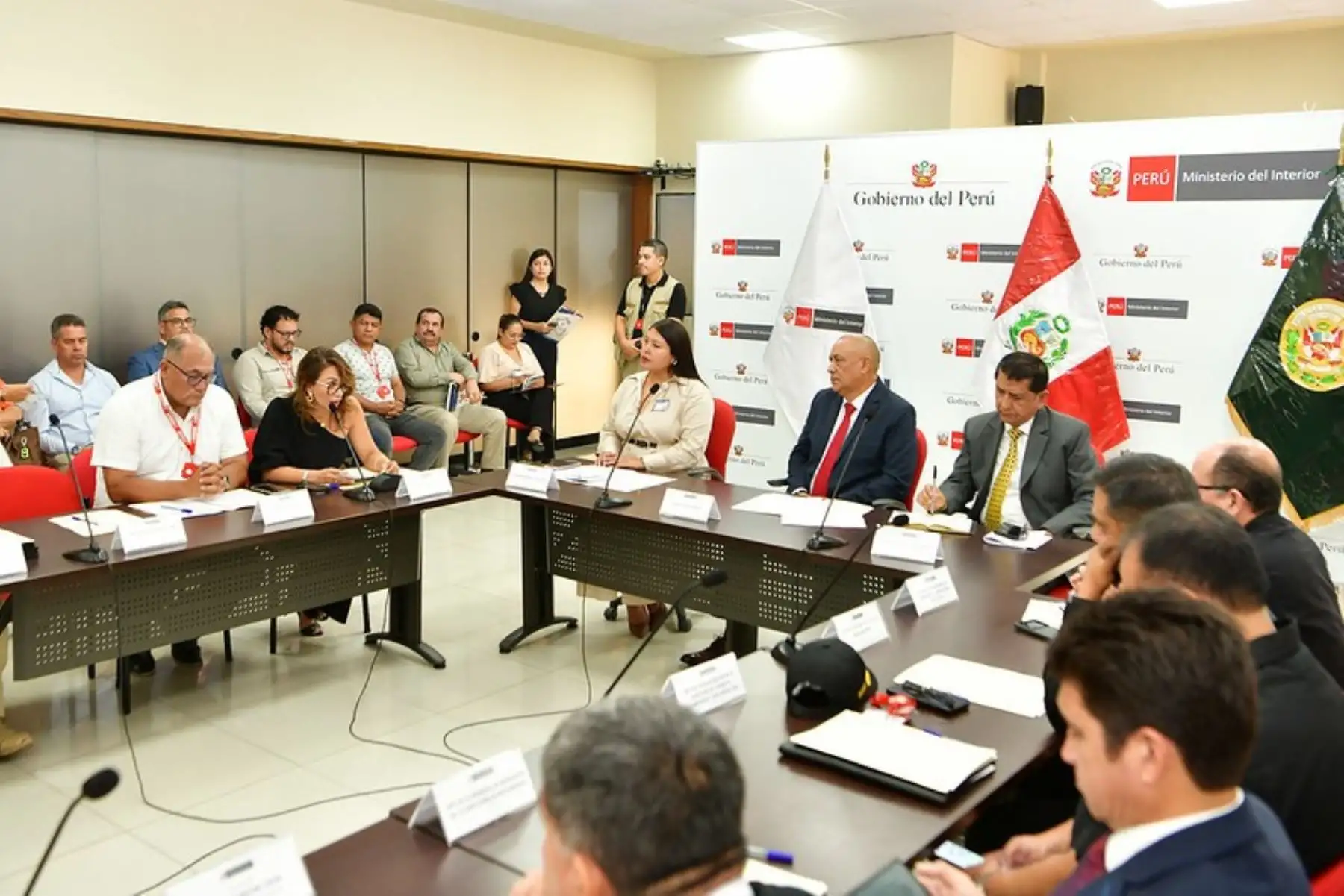 Mininter, clubes y municipios acuerdan medidas para frenar violencia en eventos deportivos