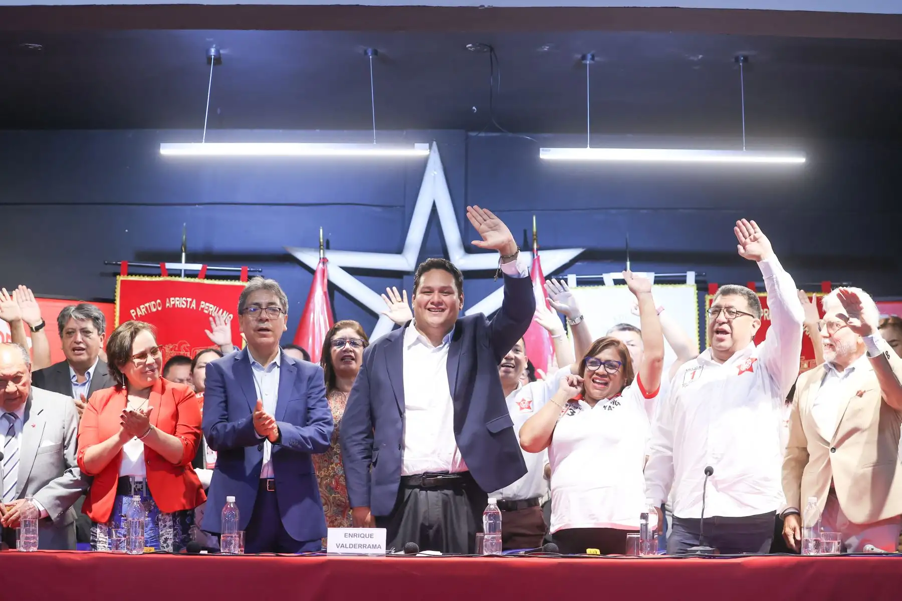 Elecciones 2026: Enrique Valderrama presentó a integrantes de su equipo técnico