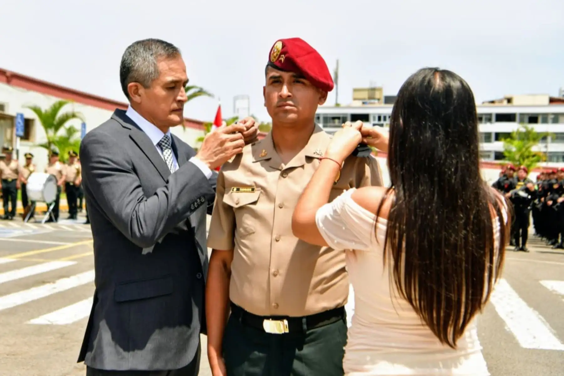 Reconocen con ascenso excepcional a tres policías que enfrentaron a delincuentes armados