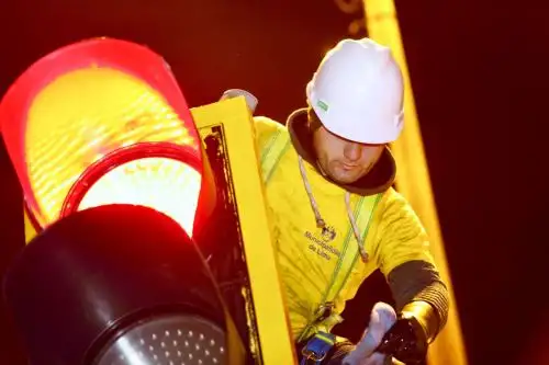 Este moderno sistema de semaforización será monitoreado por el Centro de Control y Monitoreo Metropolitano (C5), actualmente en construcción en la zona de Las Malvinas, según indicó el burgomaestre.
