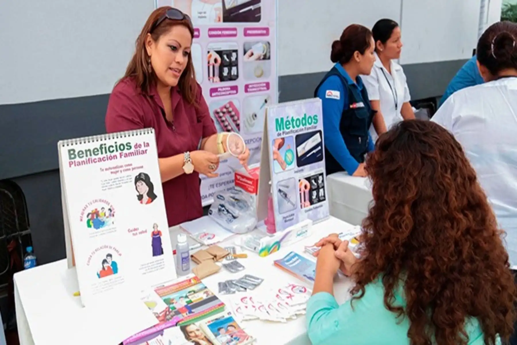 Minsa reparte anticonceptivos gratis en más de 8,300 establecimientos de salud del Perú