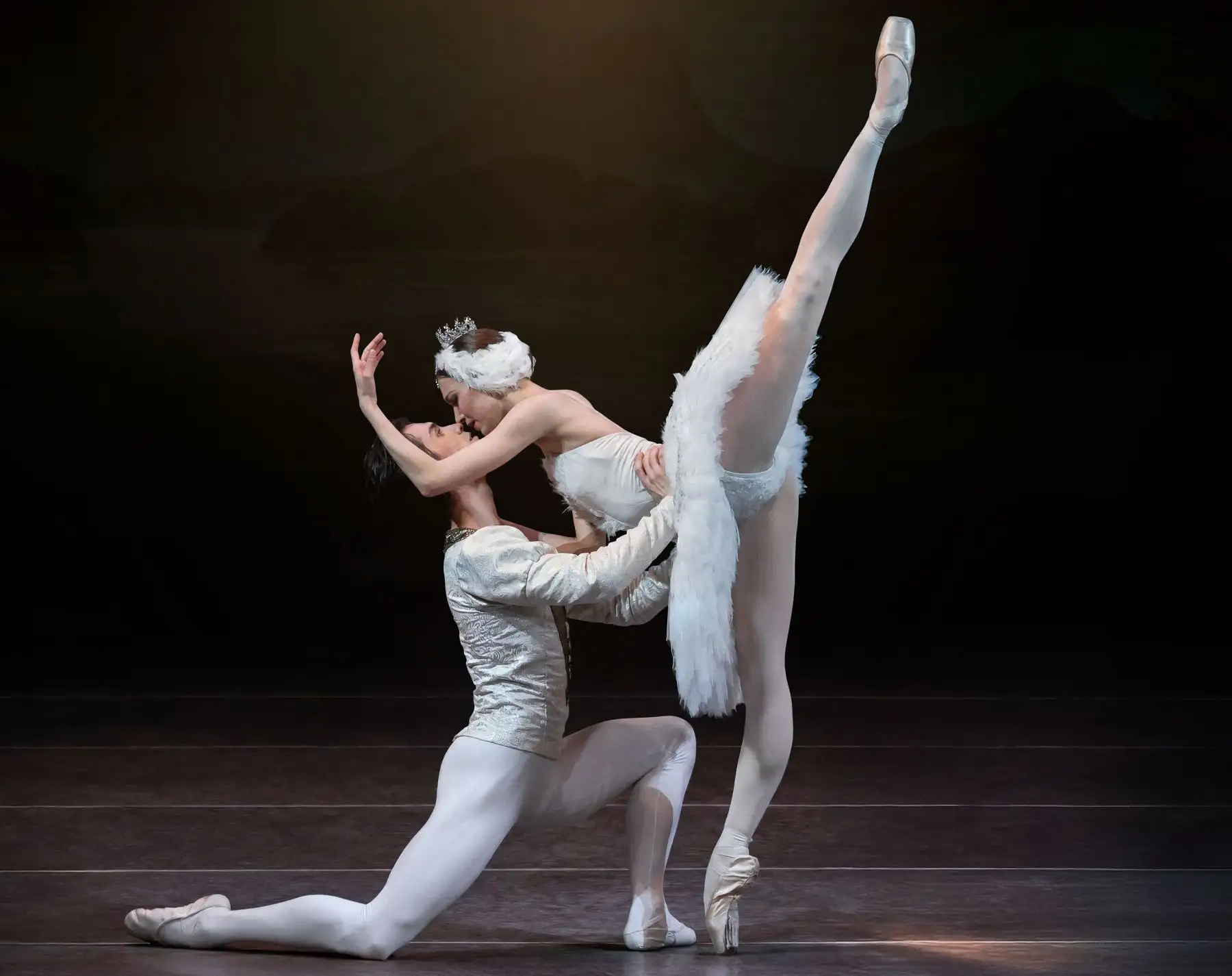 “El Lago de los Cisnes” abre nuevas funciones en el Gran Teatro Nacional