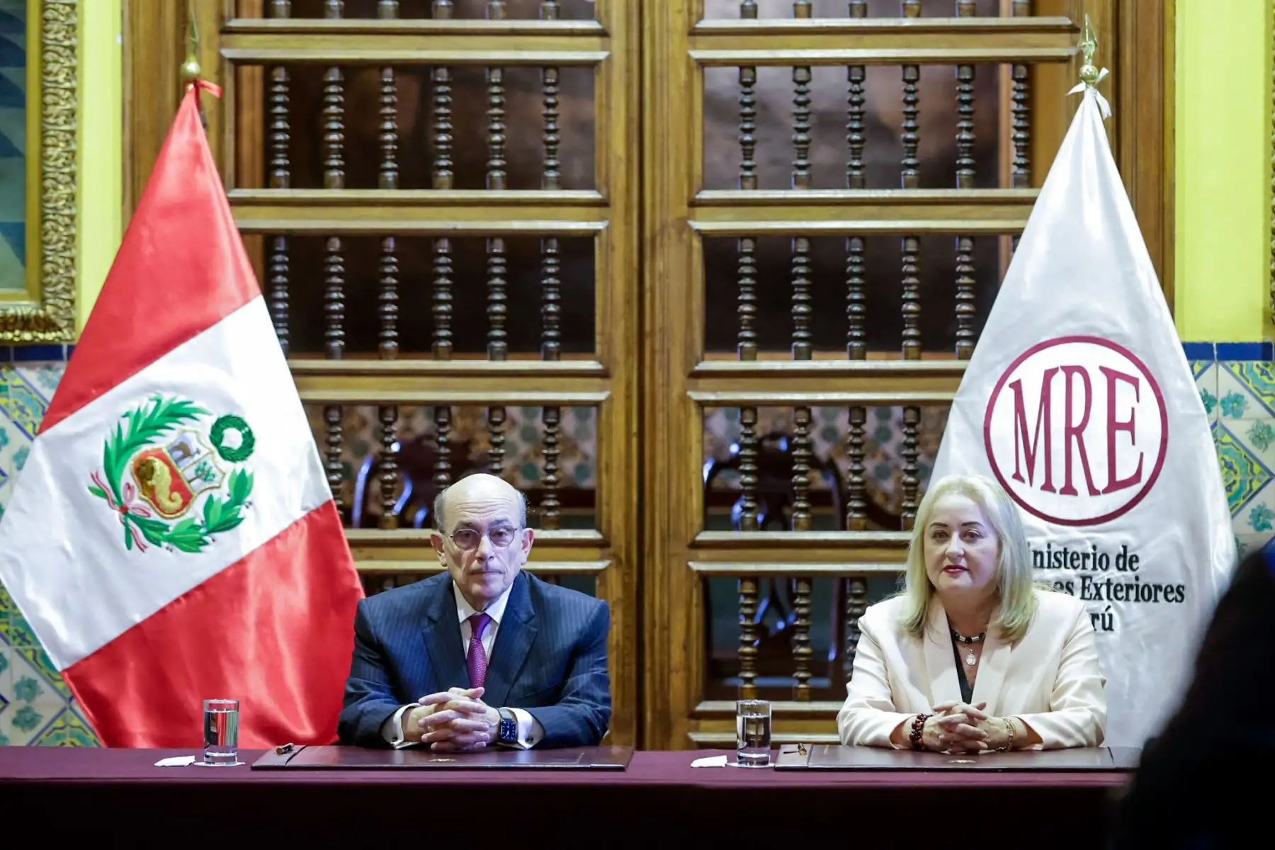 Un total de 169 bienes culturales, repatriados de países de América y Europa por el Ministerio de Relaciones Exteriores, fueron entregados al Ministerio de Cultura en una ceremonia oficial realizada en el Palacio de Torre Tagle. El acto contó con la participación del canciller Hugo de Zela y la ministra de Cultura, Fátima Altabás. Fotos: ANDINA/Luis Iparraguirre