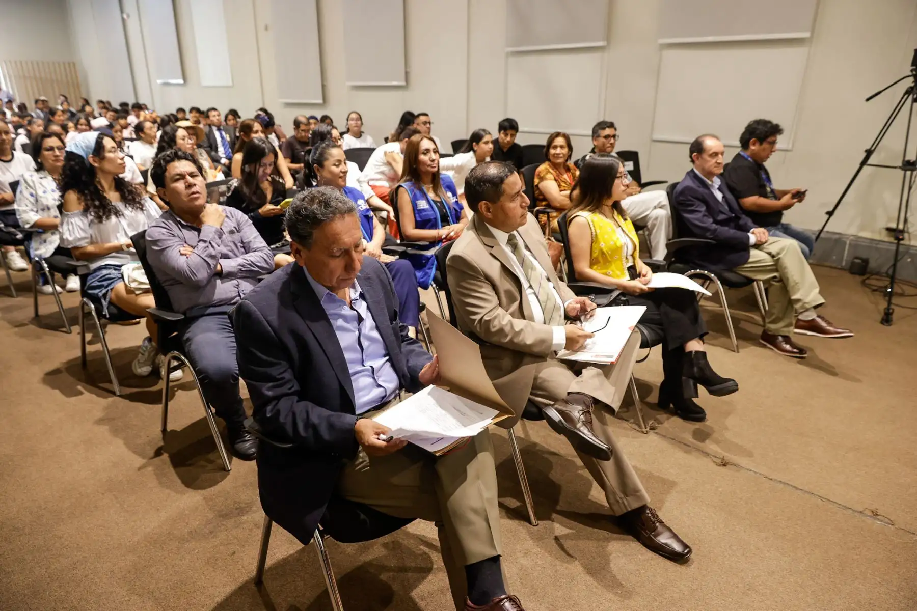 La Casa de la Literatura Peruana inauguró el Festival del Libro y la Lectura “Estación de Lectores”, dedicado a la producción literaria escrita por mujeres, en una ceremonia realizada en su sede institucional. La actividad dio inicio a una programación que incluyó feria de libros, presentaciones, conversatorios, talleres y diversas actividades culturales orientadas a promover el acceso a la lectura. Fotos: ANDINA/Luis Iparraguirre