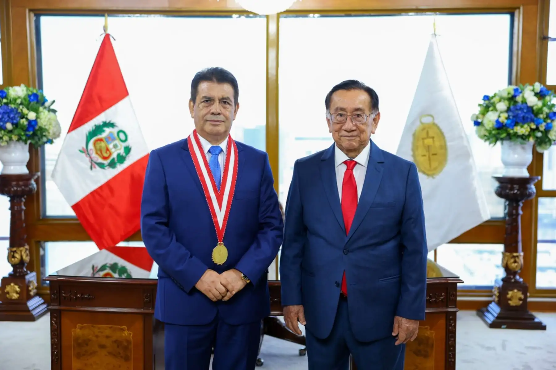 El presidente de la república, José Balcázar, asistió a la ceremonia de juramentación del doctor Tomás Aladino Gálvez Villegas, quien asumió el cargo de Fiscal de la Nación y la presidencia de la Junta de Fiscales Supremos para el periodo 2026–2029.  Foto: ANDINA/Prensa Presidencia