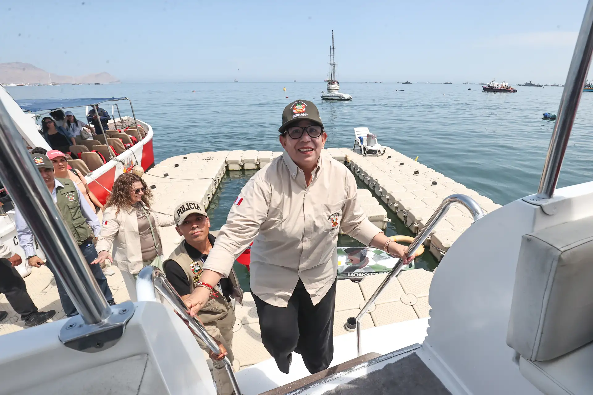 La ministra del Ambiente, Nelly Paredes, lanzó la campaña "Conecta con la Naturaleza", una invitación a hacer una pausa, despejar la mente y reconectar con nuestras áreas naturales protegidas. Luego del lanzamiento realizó una visita a las Islas Palomino donde avistó lobos marinos.
Foto: ANDINA/ Juan Carlos Guzmán Negrini