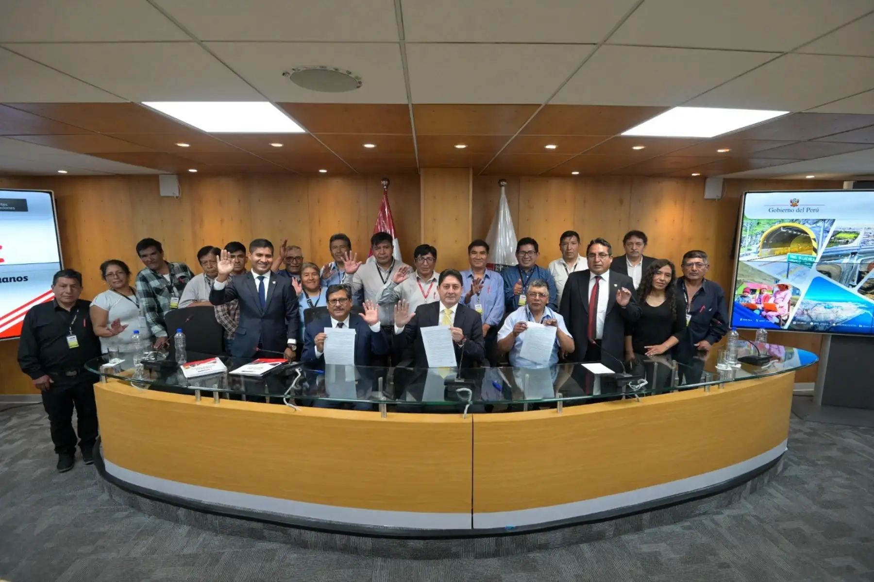 MTC y autoridades de Huancavelica alcanzan acuerdos para impulsar proyectos viales