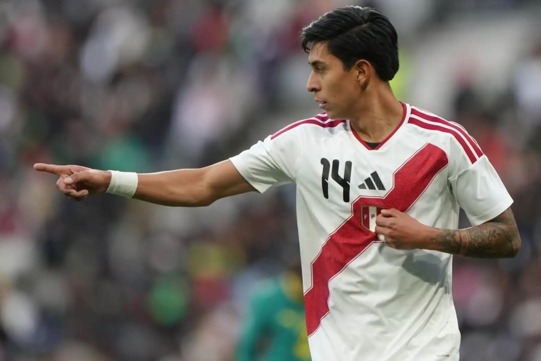 De las canchas de Andahuaylas a jugar en París: Adrián Quiroz y su debut con Perú
