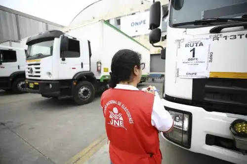 JNE supervisa despliegue de material electoral desde Lurín para las Elecciones Generales 2026