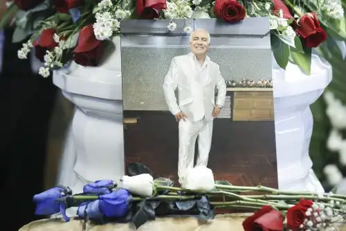 Restos del imitador Manolo Rojas son velados en el Gran Teatro Nacional