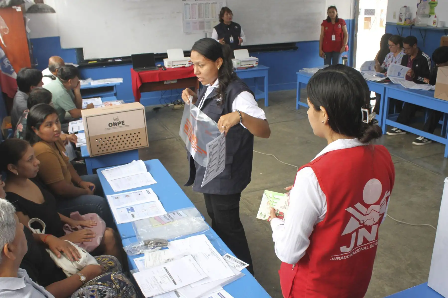 El Jurado Nacional de Elecciones (JNE) fiscalizó, este domingo 29, la primera jornada de capacitación presencial, en Lima y provincias, de los miembros de mesa de sufragio para las Elecciones Generales 2026 (EG 2026), que se realizarán el próximo 12 de abril en todo el país. Foto: JNE