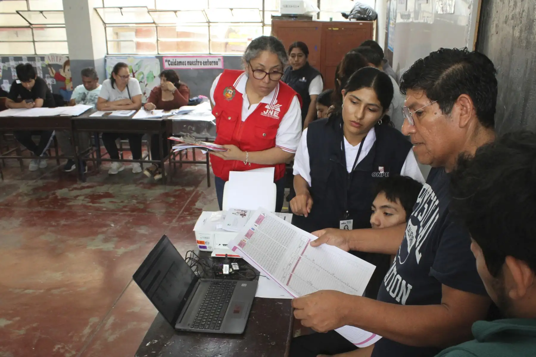 El Jurado Nacional de Elecciones (JNE) fiscalizó, este domingo 29, la primera jornada de capacitación presencial, en Lima y provincias, de los miembros de mesa de sufragio para las Elecciones Generales 2026 (EG 2026), que se realizarán el próximo 12 de abril en todo el país. Foto: JNE