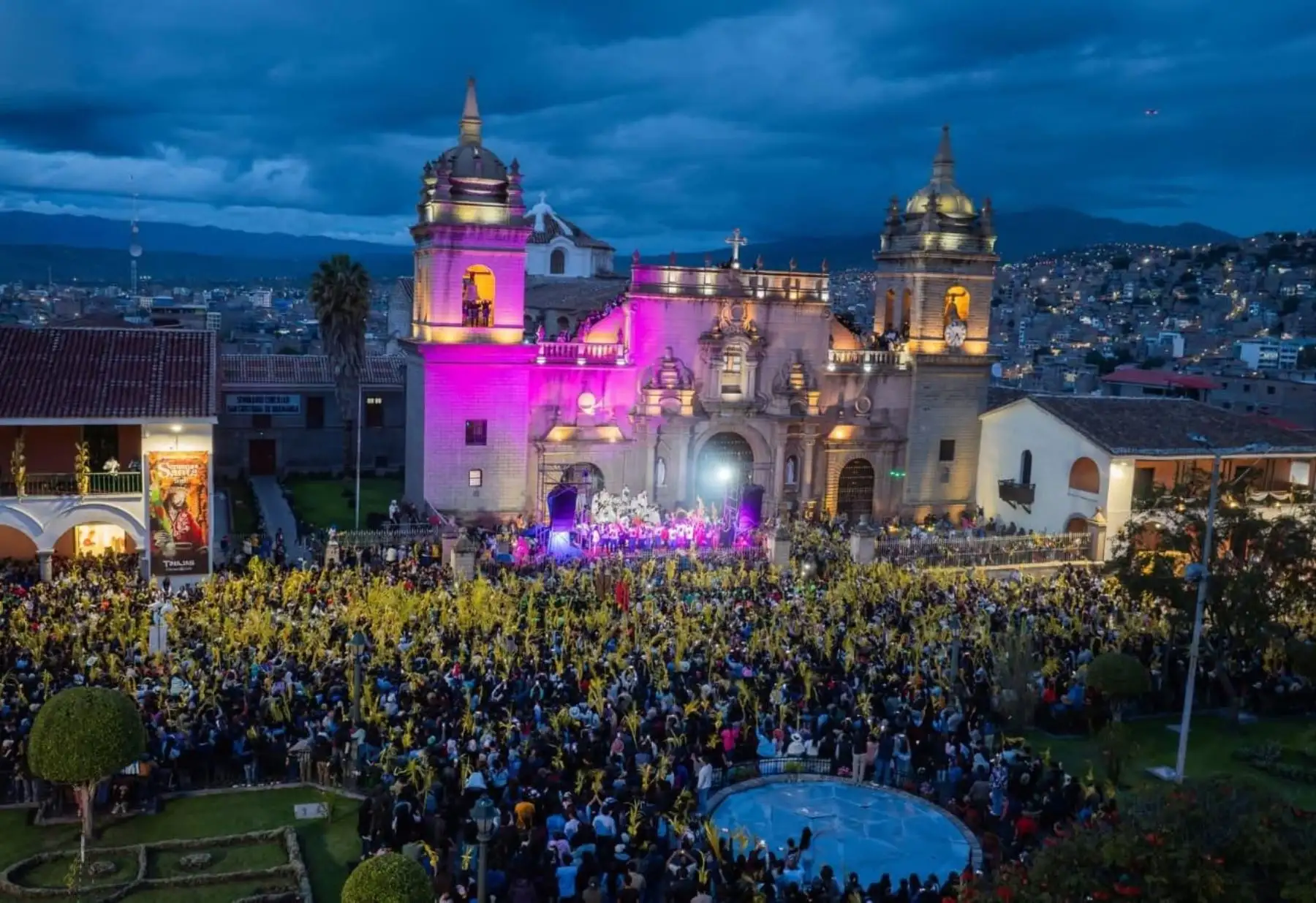 Semana Santa en Ayacucho: miles de fieles acompañaron la procesión del Domingo de Ramos