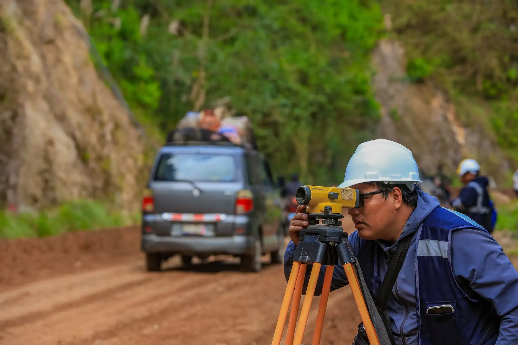 Presidente José María Balcázar supervisó el inicio del asfaltado de la carretera que conectará a Chiple con Cutervo. Foto: ANDINA/Prensa Presidencia