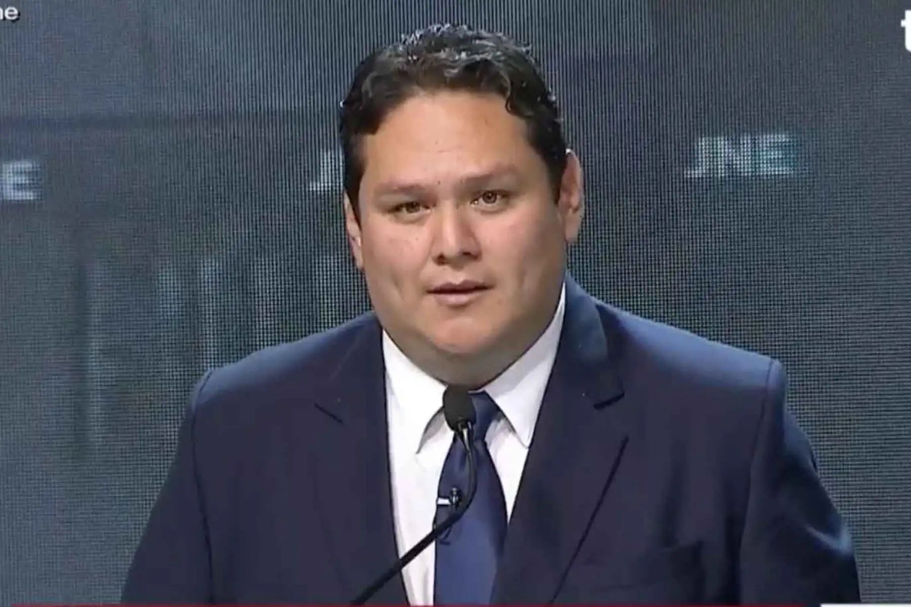 Debate presidencial: Valderrama plantea incrementar el presupuesto del sector educación