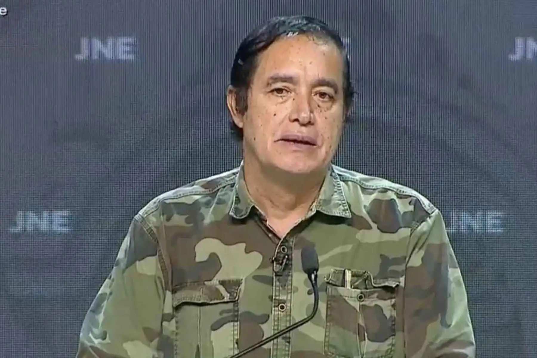 Debate Presidencial: Alex Gonzales propone establecer educación técnica en secundaria