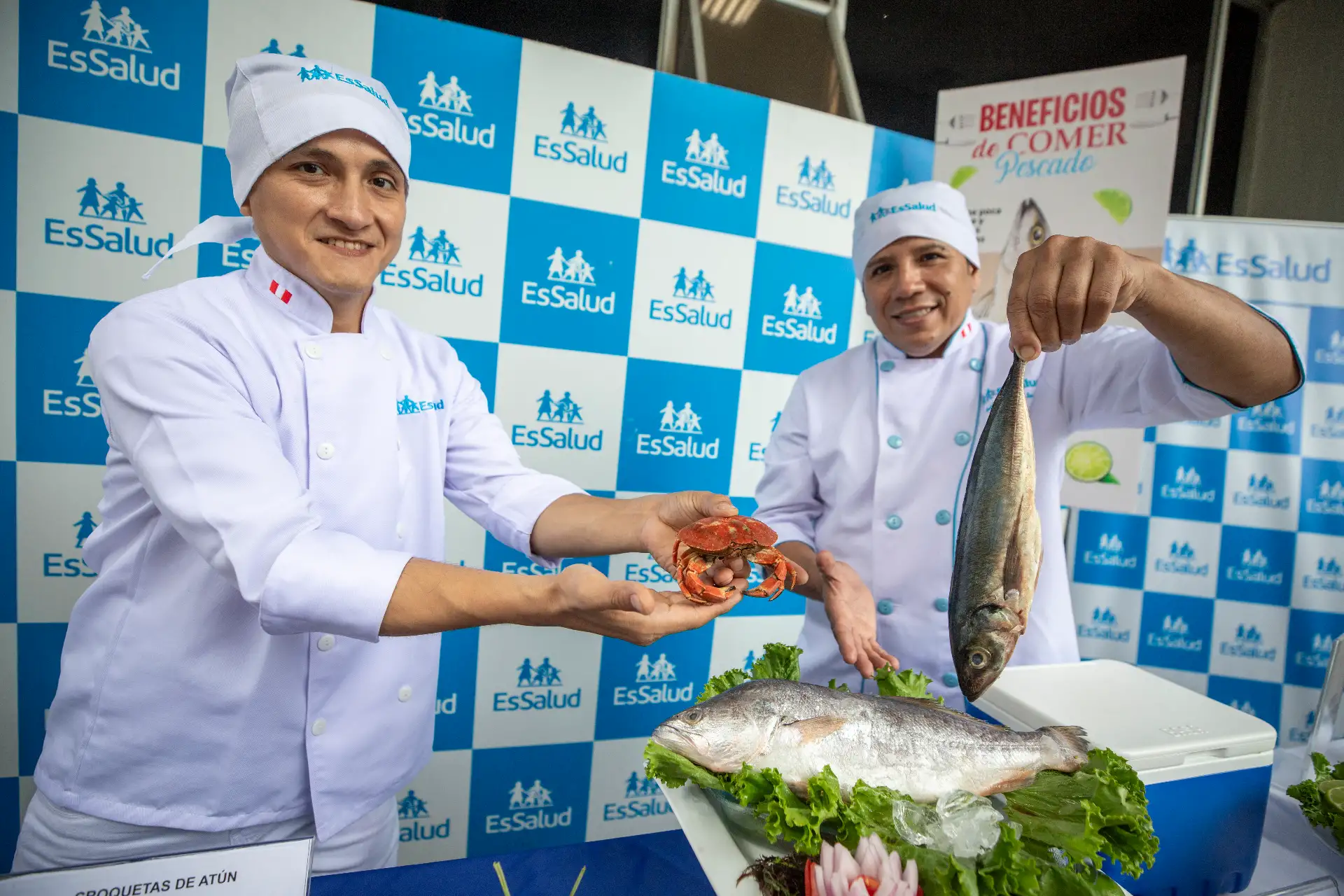 Especialistas recomendaron complementar el consumo de pescado con una adecuada hidratación, priorizando agua, jugos naturales y bebidas con bajo contenido de azúcar. Foto: ANDINA/Difusión.