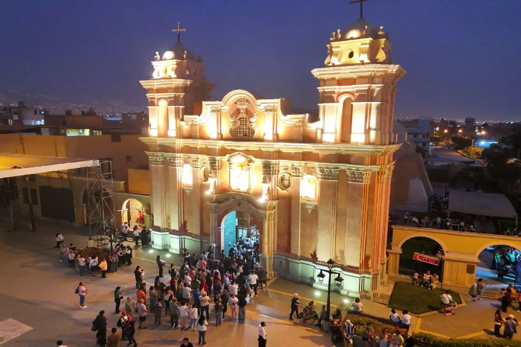Iglesia Santiago Apóstol de Surco recupera su esplendor y luce sus colores históricos