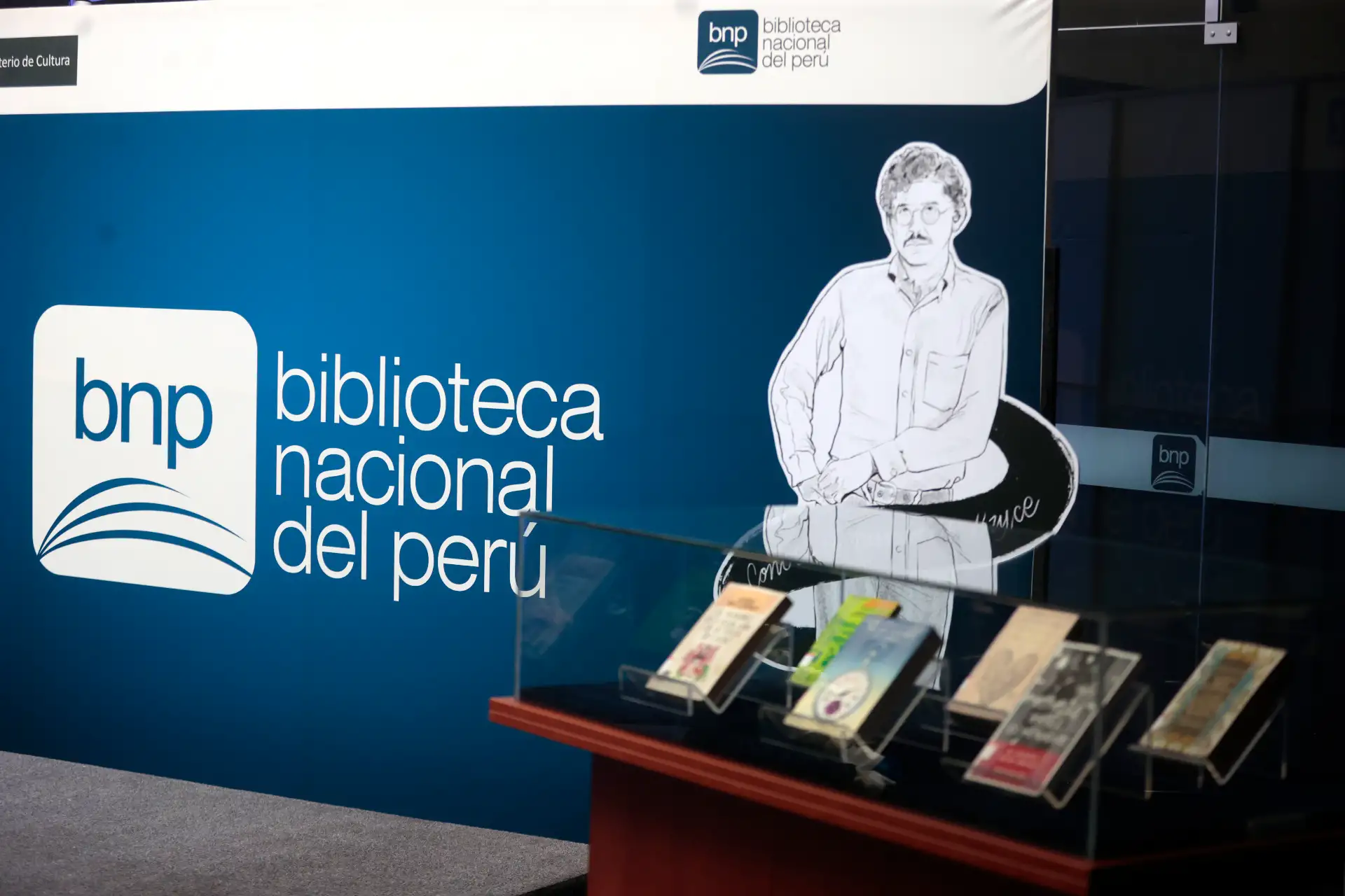 La actividad incluyó la presentación de la nueva sala dedicada a Alfredo Bryce Echenique, espacio orientado al estudio y difusión de su obra. Foto: ANDINA/Vidal Tarqui.