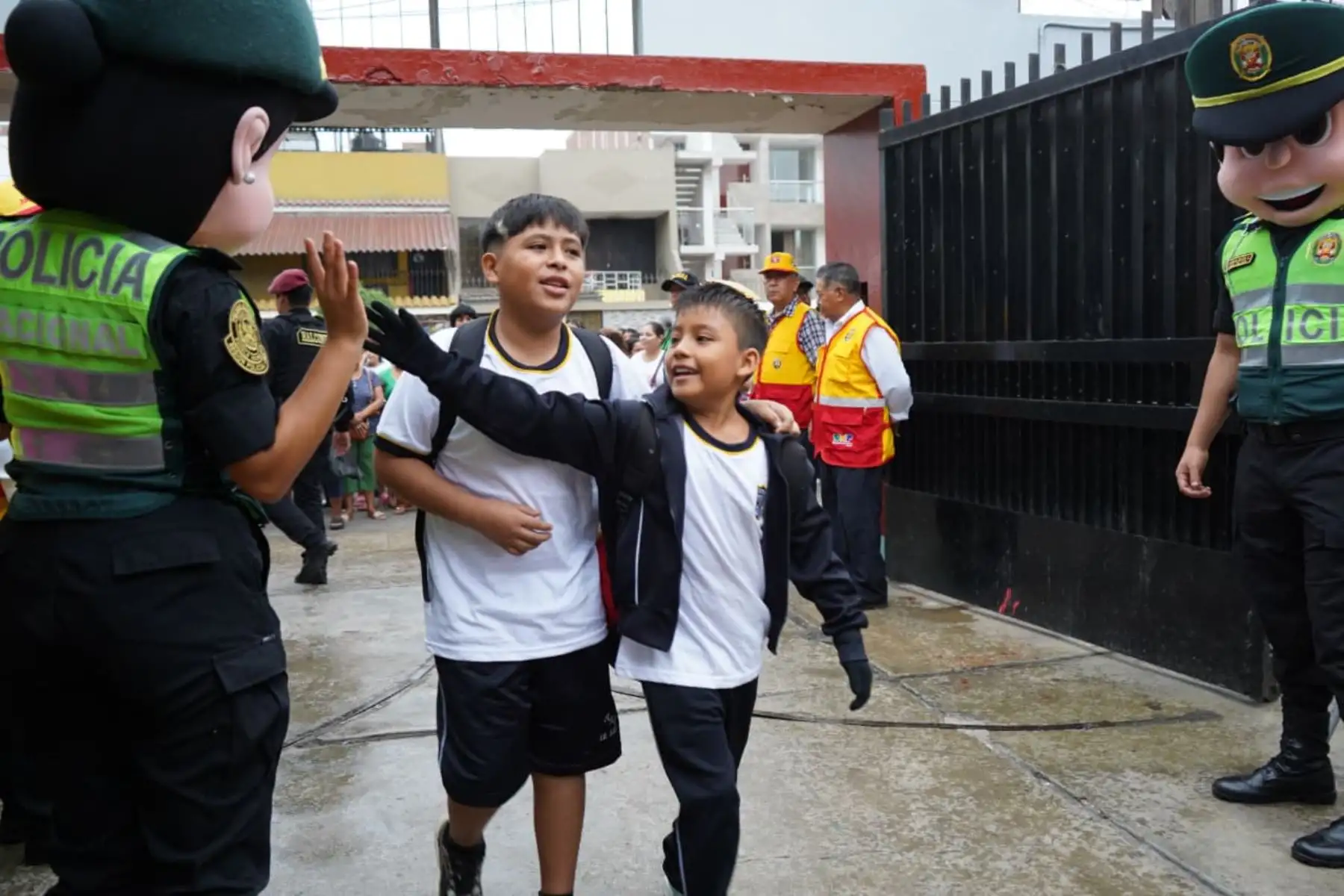 Minedu: Colegio Miguel Grau de San Martín de Porres retornó a clases presenciales