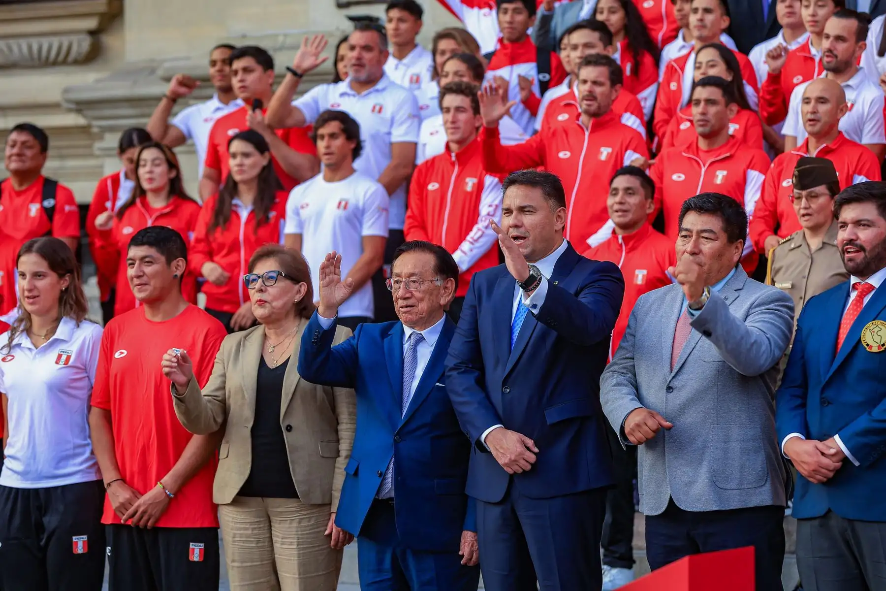 Presidente José María Balcázar participa en la ceremonia de entrega de premios a los deportistas y entrenadores medallistas de los XX Juegos Bolivarianos Ayacucho – Lima 2025. Foto: ANDINA/Prensa Presidencia