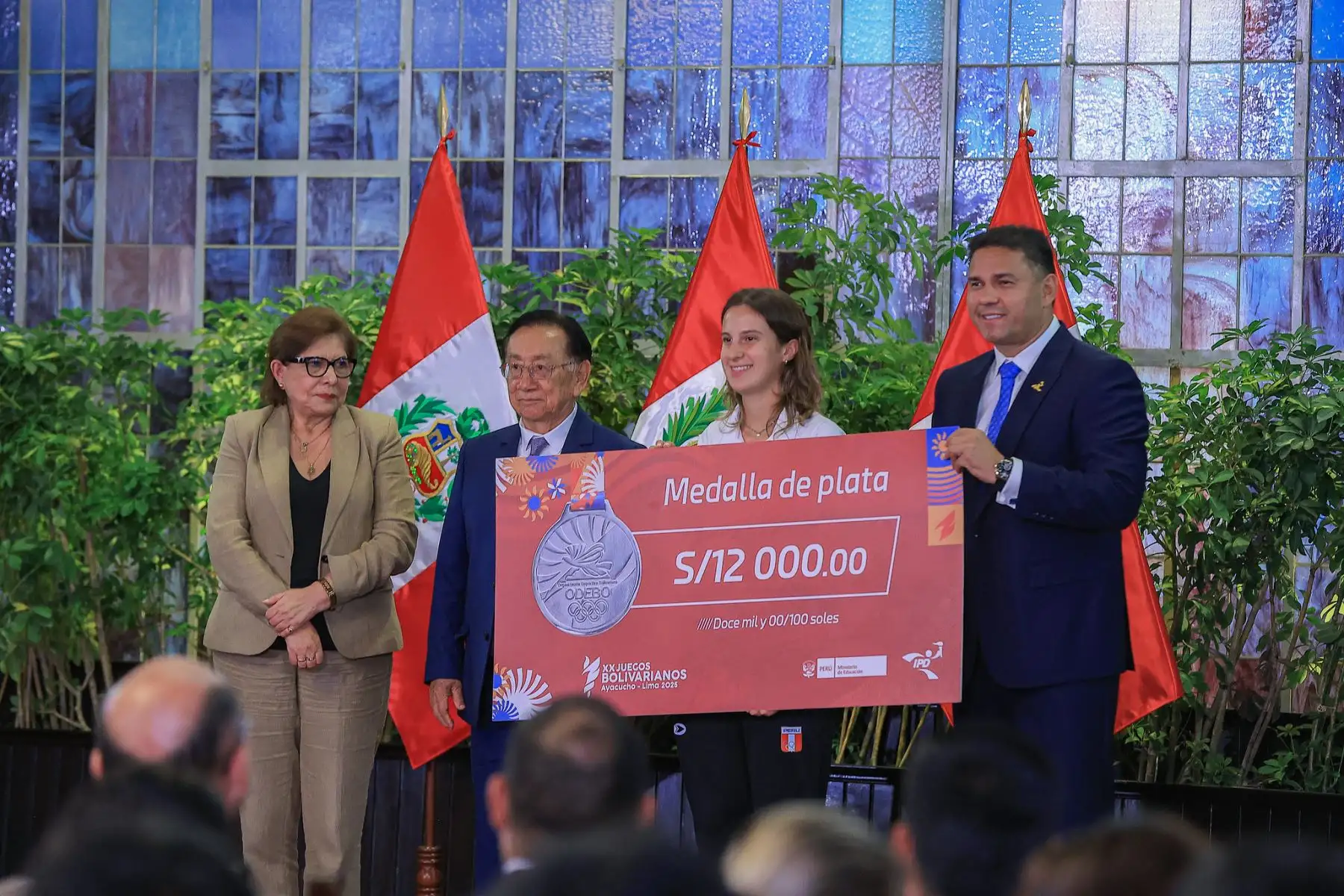 Presidente José María Balcázar participa en la ceremonia de entrega de premios a los deportistas y entrenadores medallistas de los XX Juegos Bolivarianos Ayacucho – Lima 2025. Foto: ANDINA/Prensa Presidencia
