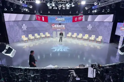 Todo queda listo para el inicio del día dos de la segunda jornada del debate presidencial