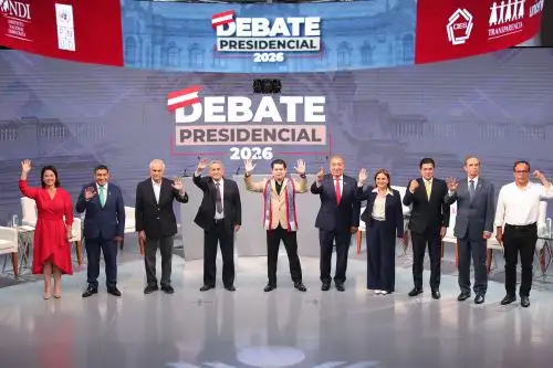 Candidatos participan en el segundo día de la segunda jornada del debate presidencial 2026 en el Centro de Convenciones de Lima, en San Borja