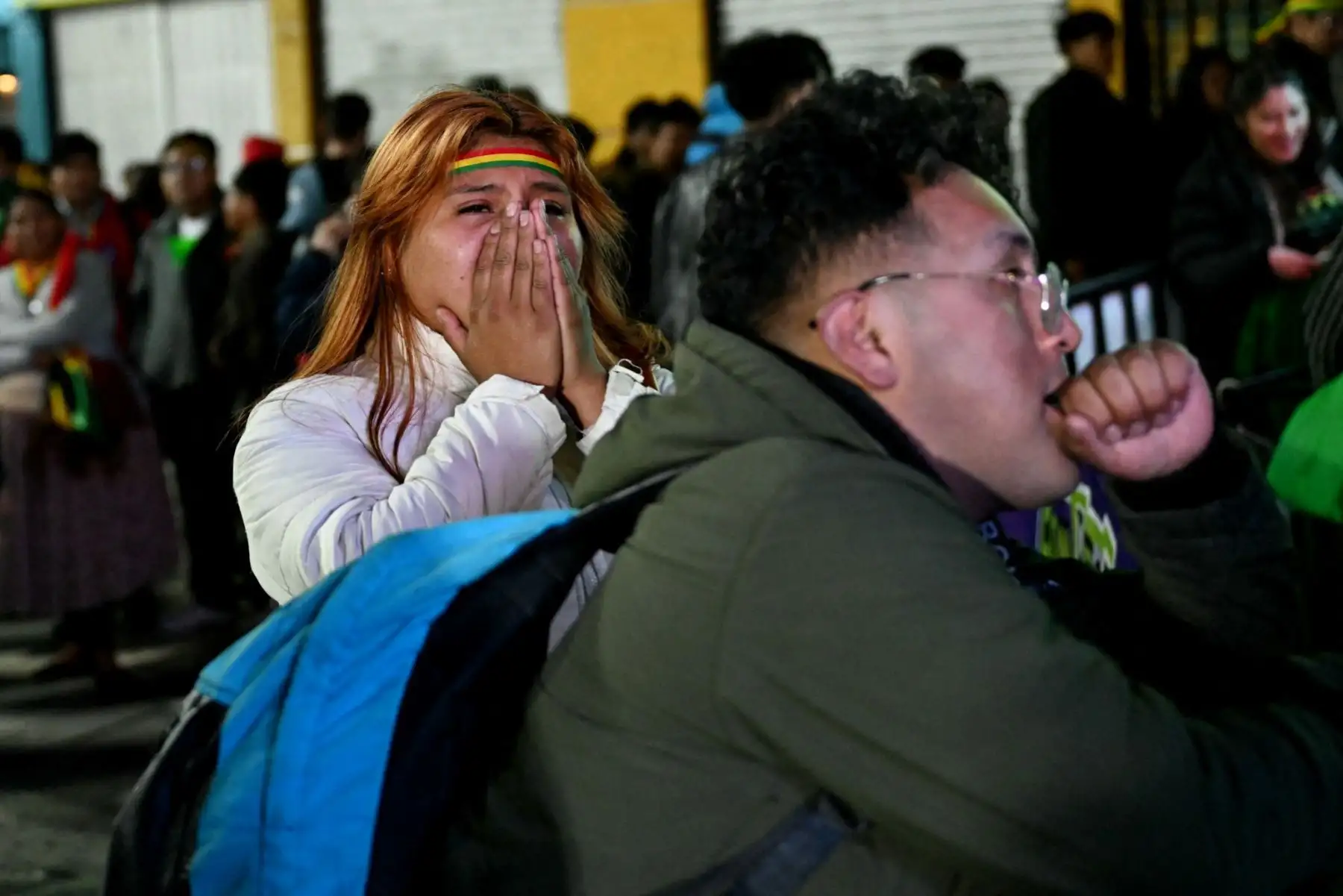 Aficionados bolivianos expresaron su tristeza en las tribunas luego de que su selección quedara fuera del Mundial 2026. Foto: AFP.