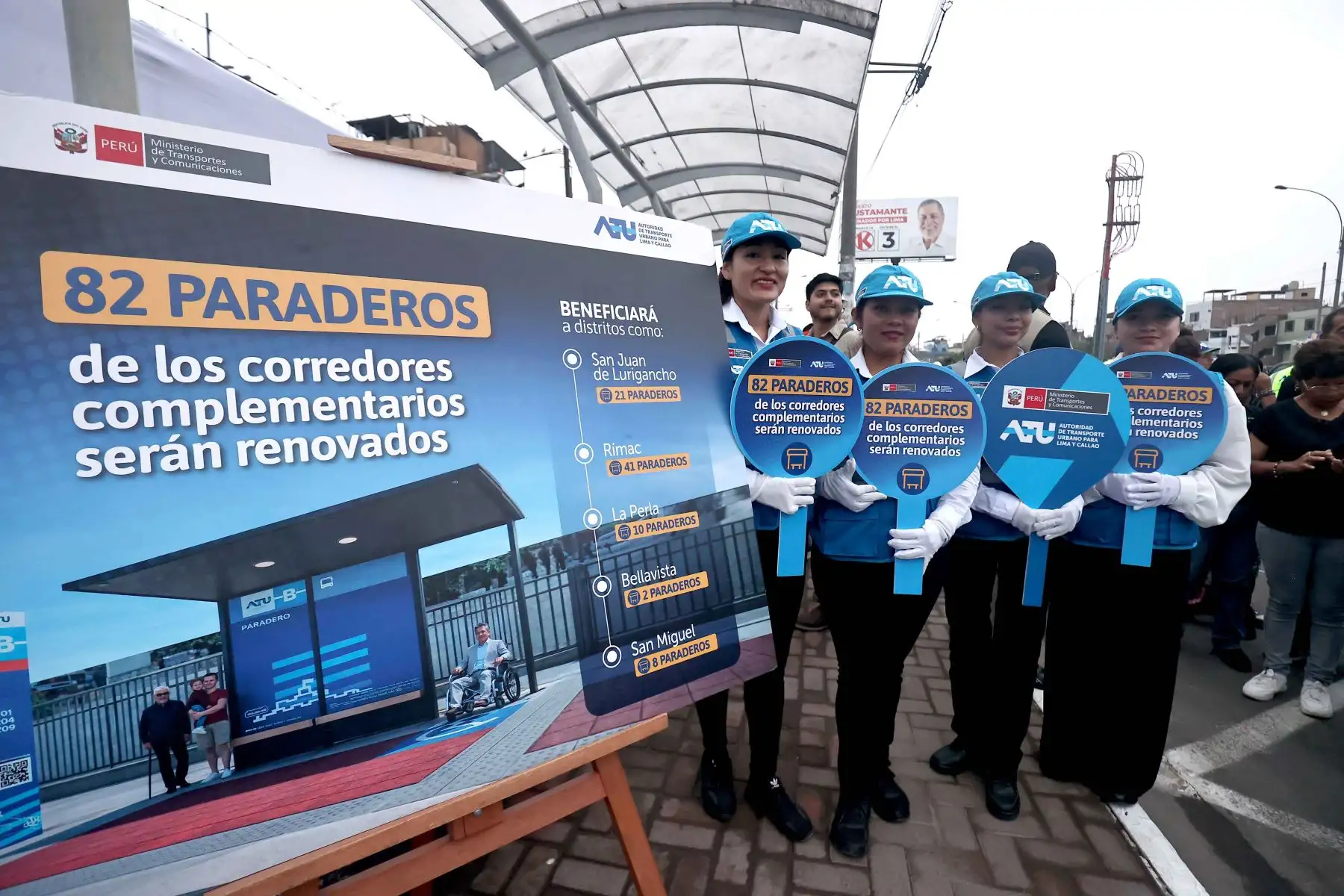 La Autoridad de Transporte Urbano para Lima y Callao (ATU) inició la modernización y remodelación de 82 paraderos de los corredores complementarios, con el objetivo de mejorar la accesibilidad y la experiencia de los usuarios. Las intervenciones incluyen señalética, pavimento diferenciado, pisos podotáctiles, placas en Braille, bancas, techos renovados y sistemas de información al usuario. Fotos: ANDINA/Juan Carlos Guzmán.