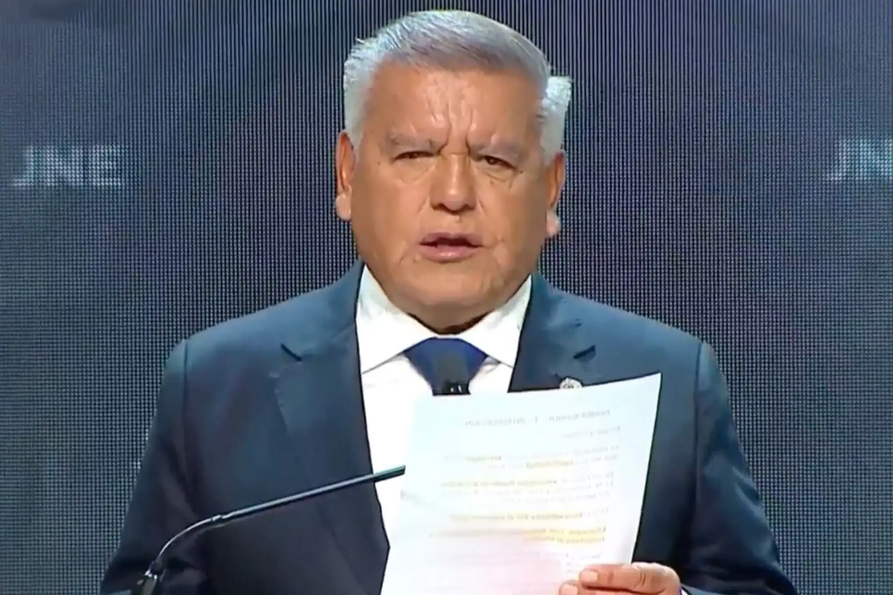 Debate presidencial: César Acuña propone educación con 