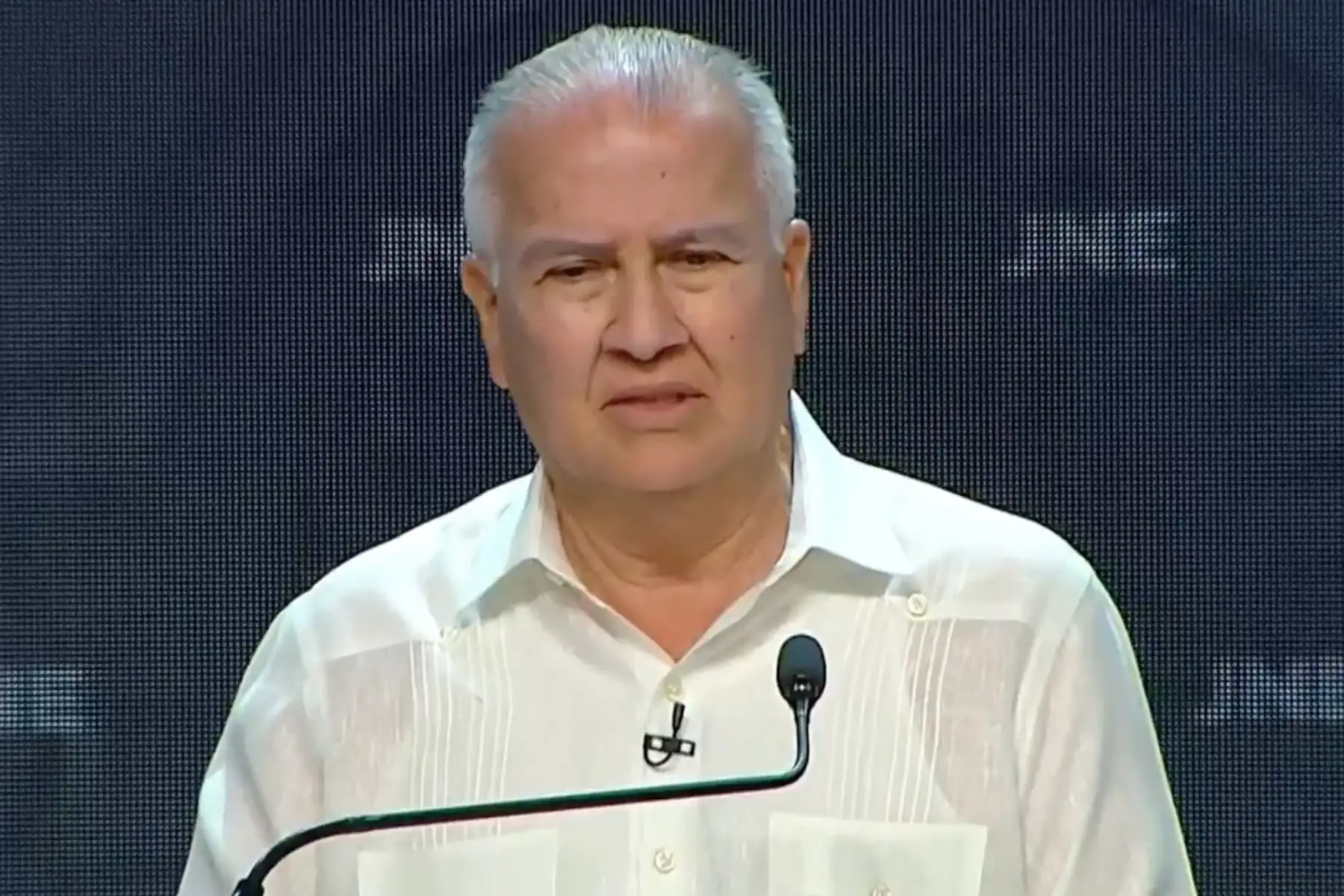 Debate presidencial: López-Chau promete hacer de universidades plataformas tecnológicas