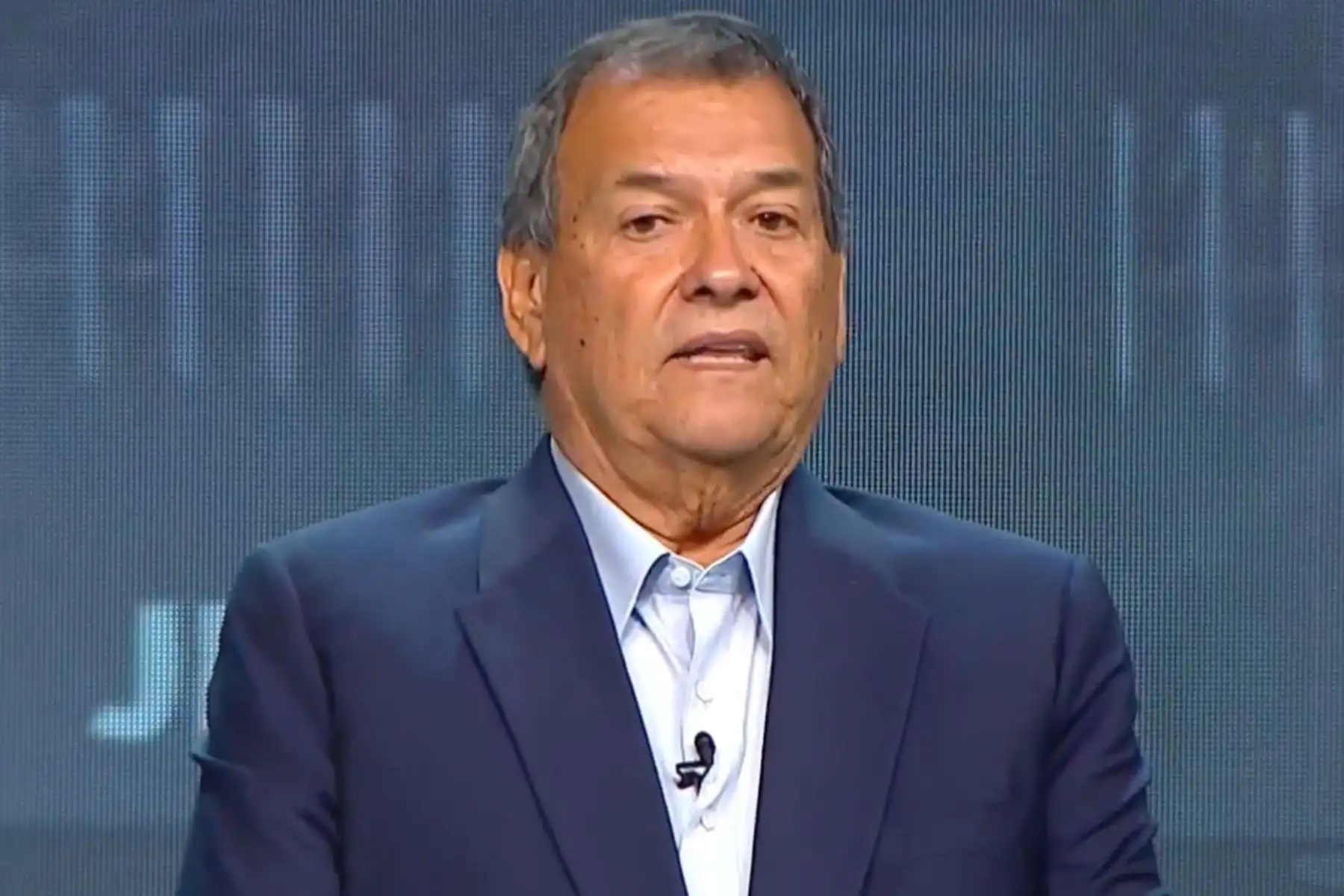 Debate presidencial: Nieto plantea adquirir satélite y cerrar brechas de conectividad