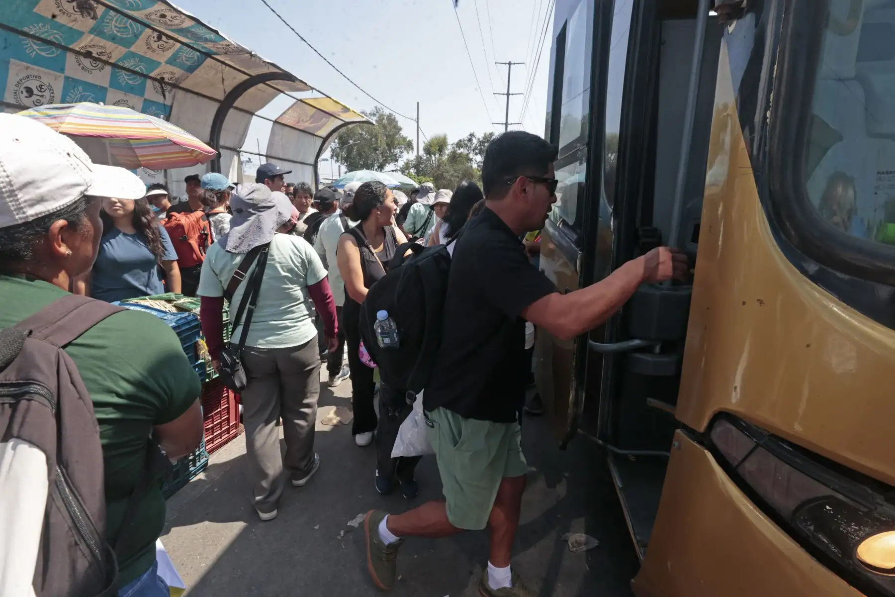 Panamericana Sur registra gran cantidad de congestión vehicular por feriado largo de semana santa pese a ampliación de carriles dispuesta por MML. Foto: ANDINA/Vidal Tarqui