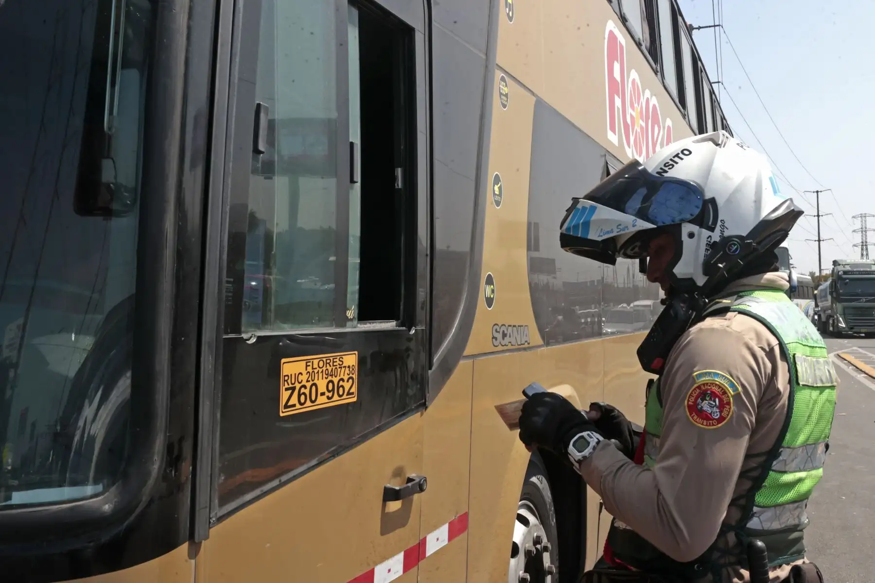 Panamericana Sur registra gran cantidad de congestión vehicular por feriado largo de semana santa pese a ampliación de carriles dispuesta por MML. Foto: ANDINA/Vidal Tarqui