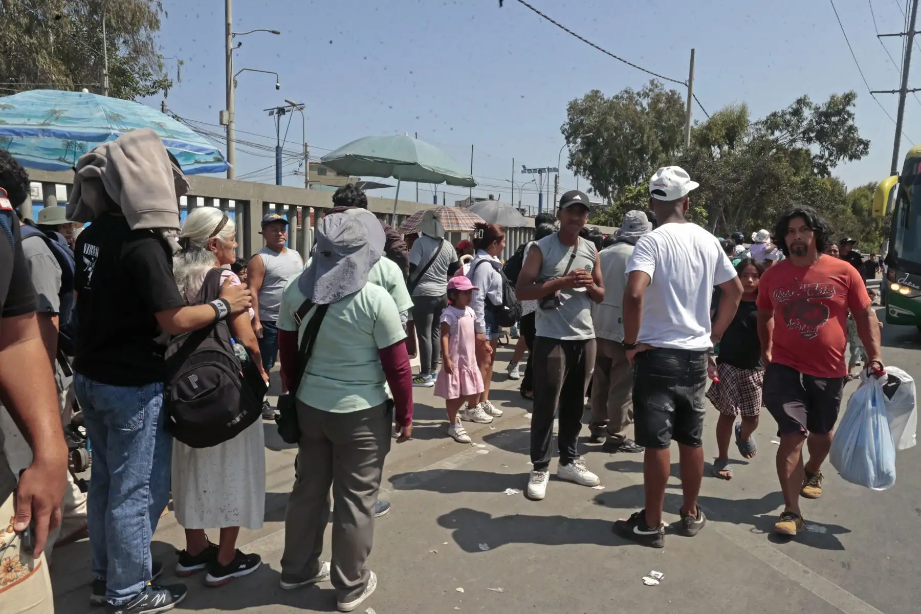 Panamericana Sur registra gran cantidad de congestión vehicular por feriado largo de semana santa pese a ampliación de carriles dispuesta por MML. Foto: ANDINA/Vidal Tarqui