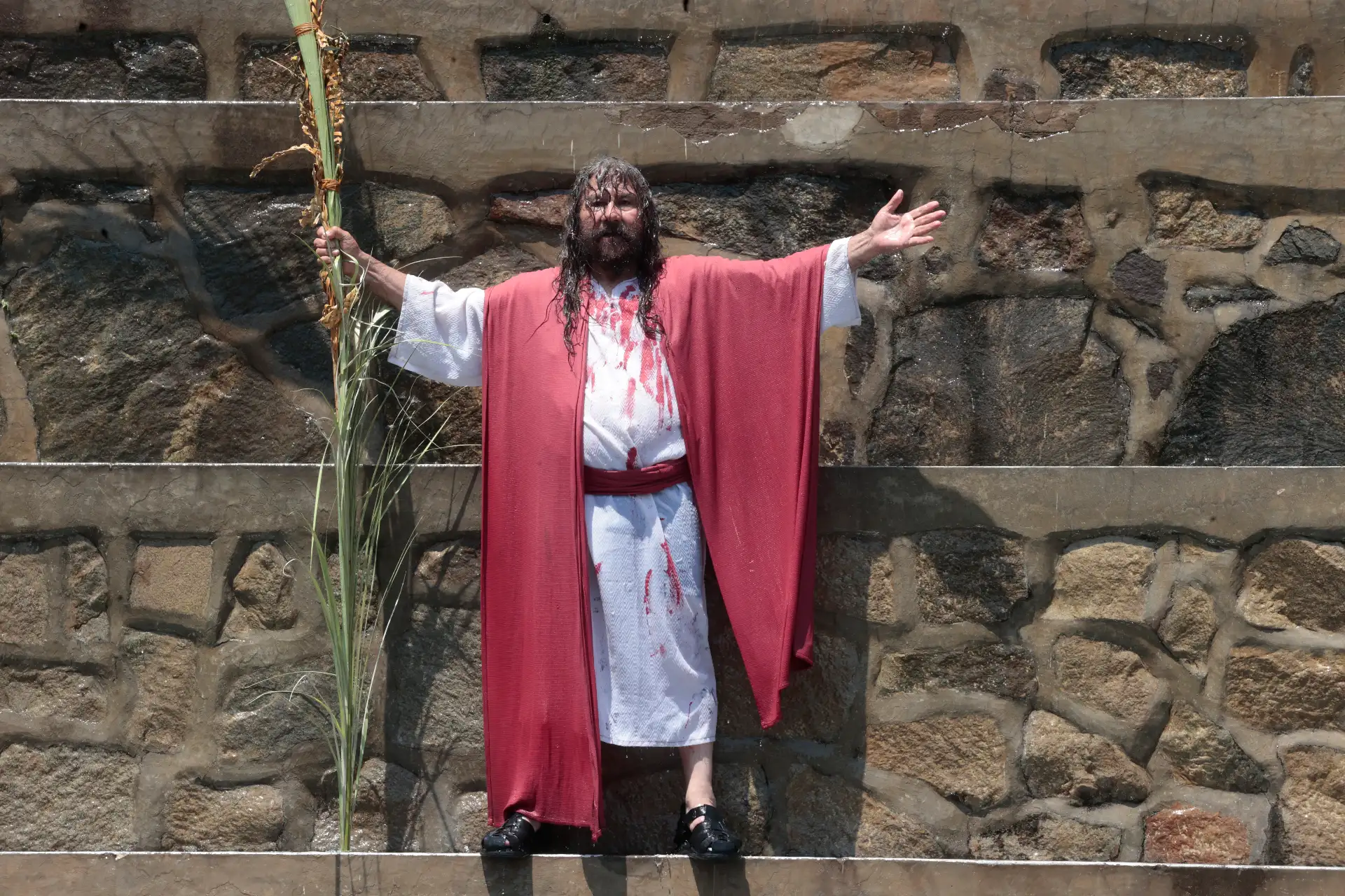 Peru: 'Cristo Cholo' reenacts Jesus' baptism in Lima