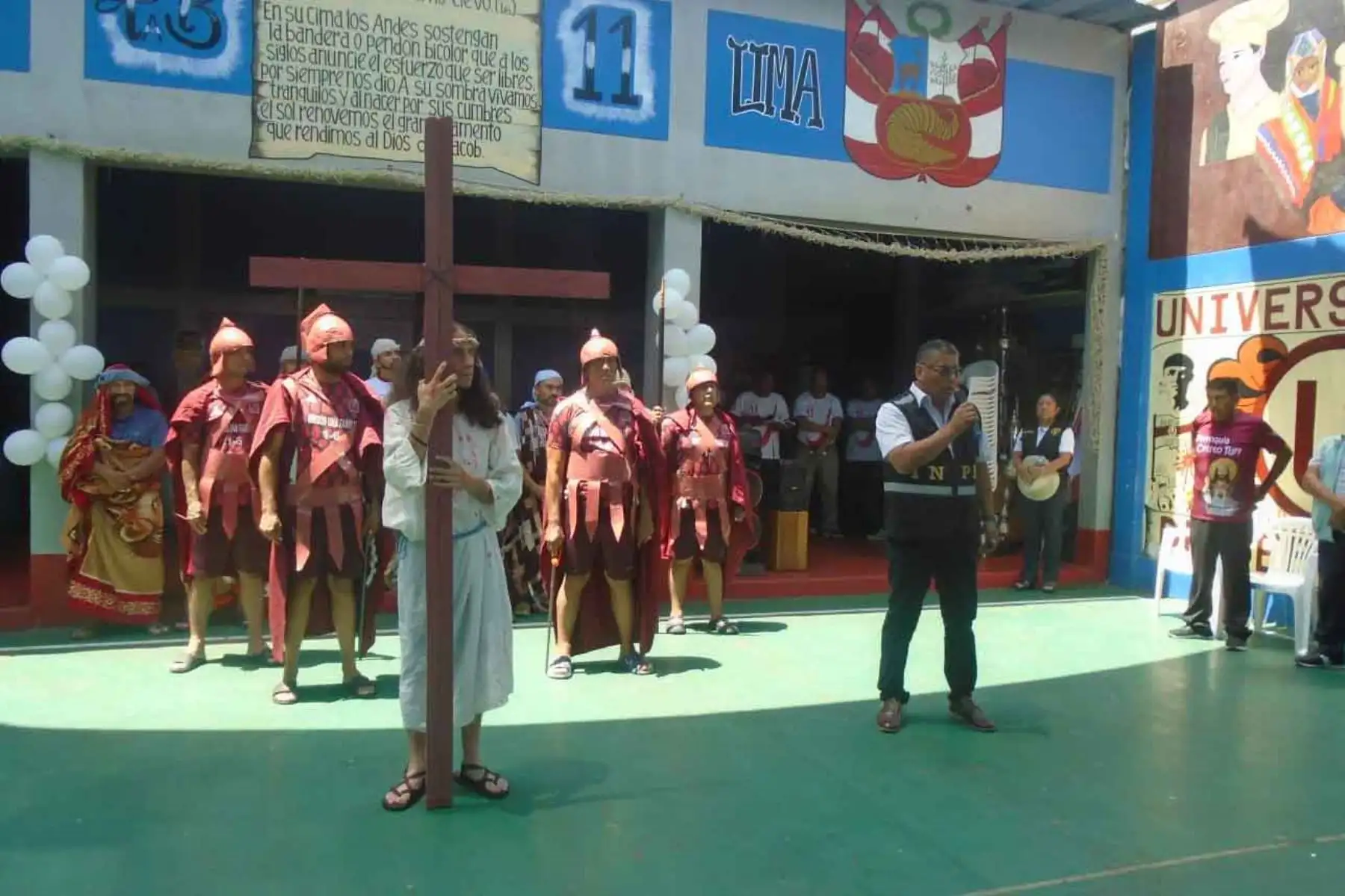 Internos participaron en representaciones y actos litúrgicos organizados en los penales como parte de las actividades por Semana Santa. Fotos: ANDINA/Difusión.