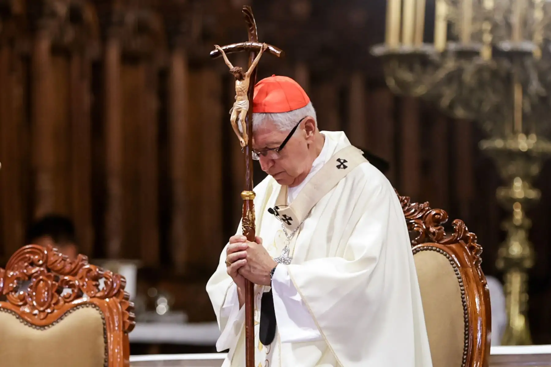 El cardenal Carlos Castillo encabezó la celebración litúrgica en la Catedral de Lima, en el marco de las actividades por Semana Santa. Fotos: ANDINA/Luis Iparraguirre.