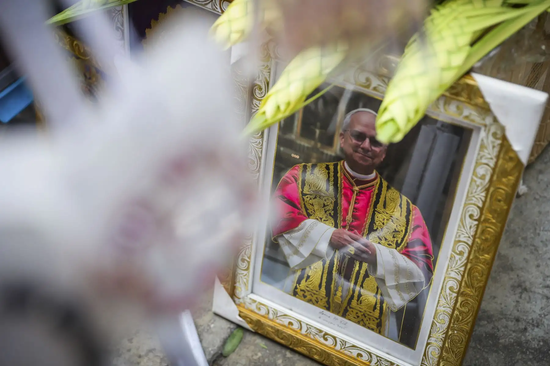Miles de fieles recorren las iglesias del centro de Lima durante la Semana Santa, participando en un tradicional circuito de templos que refleja la profunda devoción religiosa y el arraigo de estas celebraciones en la capital peruana. Foto: ANDINA/Ricardo Cuba
