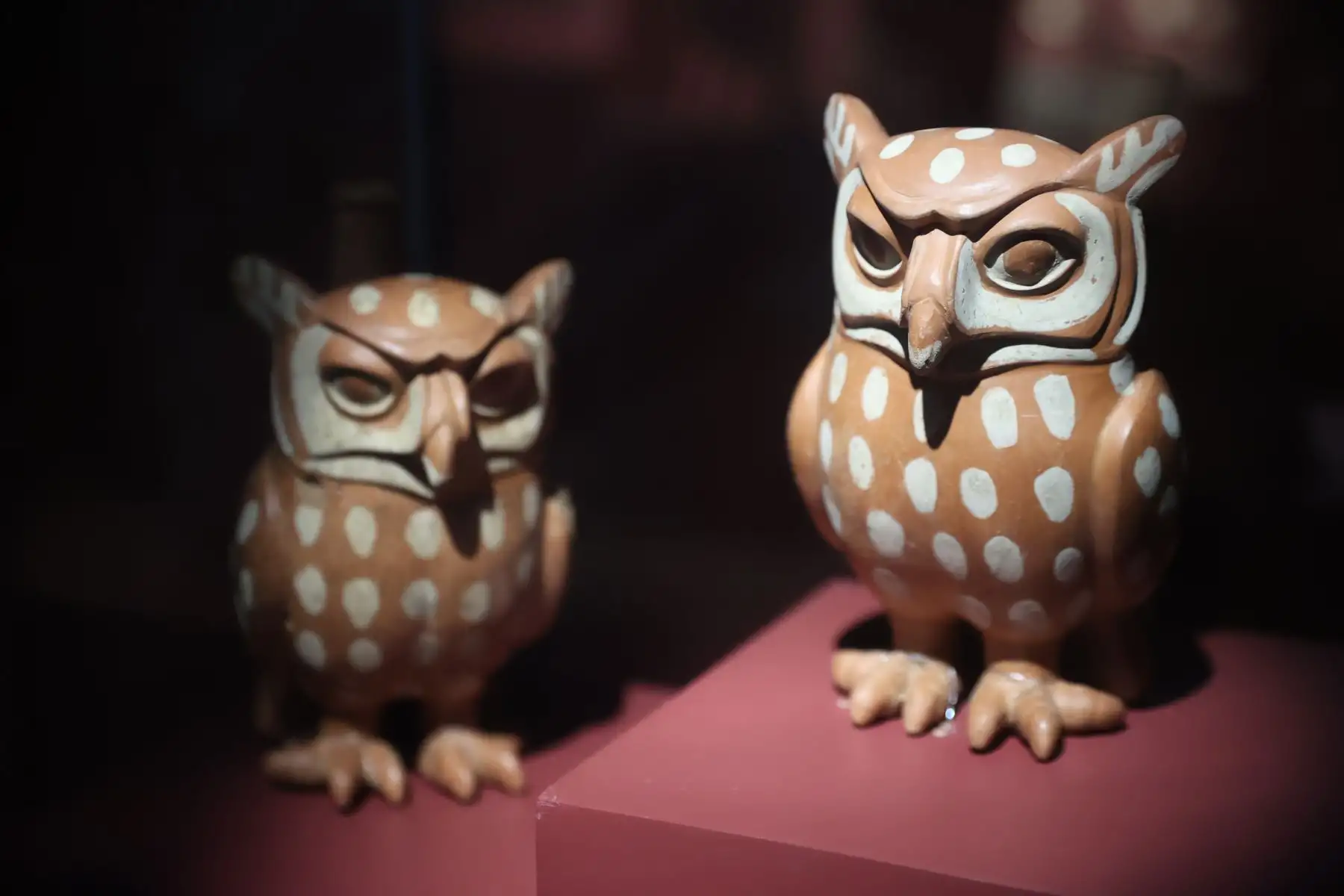 Además pueden apreciarse también figuras en cerámica de la cultura mochica.  Foto: ANDINA/Melina Mejía