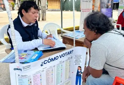Los Tambos del Programa Nacional PAIS del Ministerio de Desarrollo e Inclusión Social (Midis) han adquirido un rol activo en centros poblados de diversas regiones, al convertirse en centro de capacitación y orientación de la Oficina Nacional de Procesos Electorales (ONPE), donde se brinda información a electores, personeros y miembros de mesa que participarán en los comicios del 12 de abril.