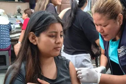 La Dirección de Redes integradas de Salud (DIRIS) Lima Norte brindó atención médica a la población durante el tradicional peregrinación hacia el Cerro San Cristóbal, en el distrito del Rimac, por las celebraciones de Semana Santa. Foto: ANDINA/Difusión