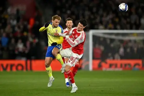 Arsenal la pasa mal en Inglaterra