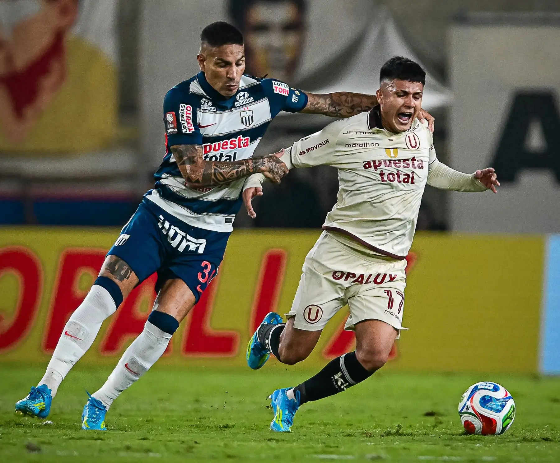 Segundo tiempo:Universitario iguala a cero goles con Alianza Lima en el Monumental