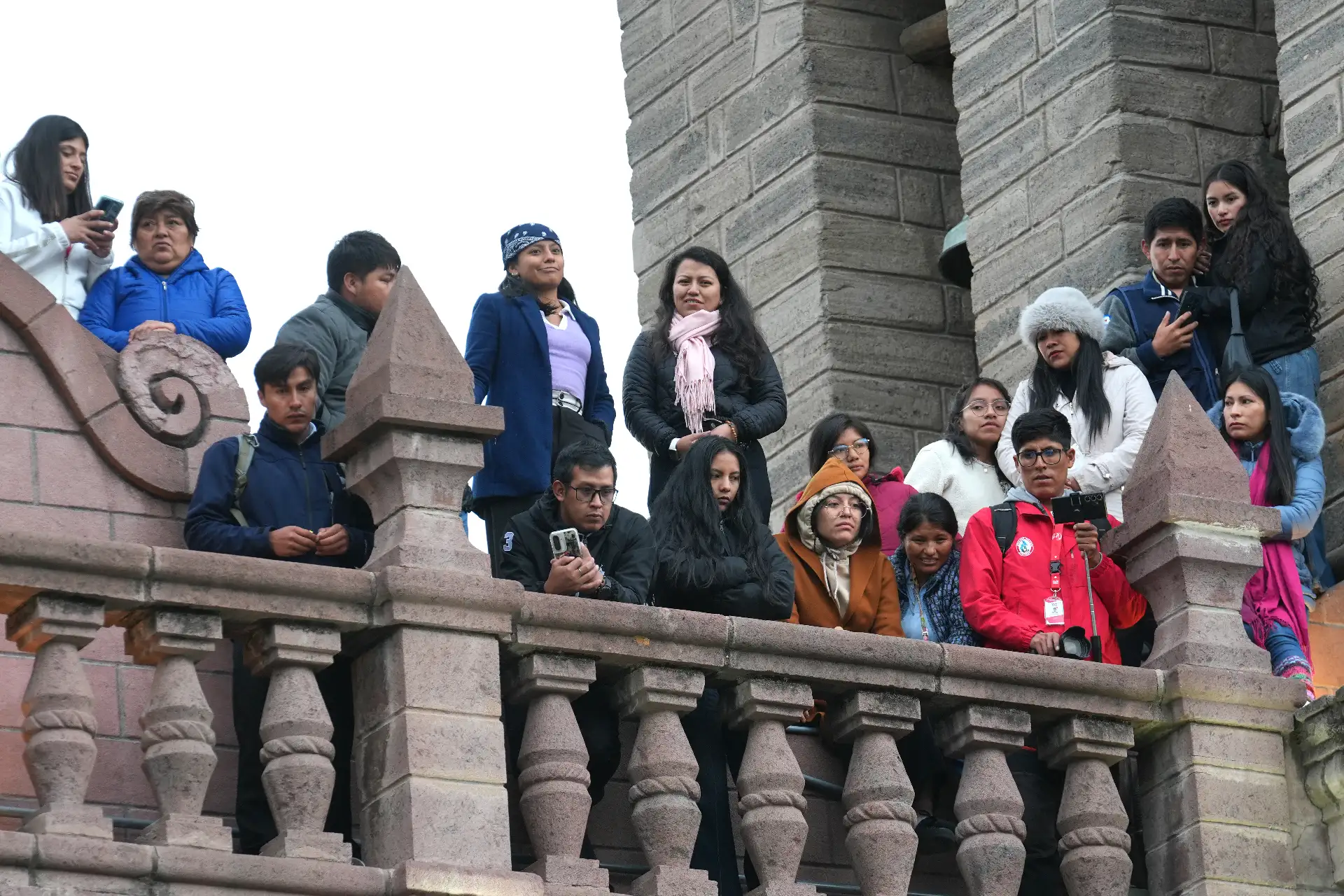 Las actividades por la Semana Santa estuvo presidido por el arzobispo de Ayacucho, Salvador Piñeiro, quien oficio la Santa Misa de la Pascua del Señor Resucitado en la basílica catedral.
Foto: ANDINA/Genry Bautista