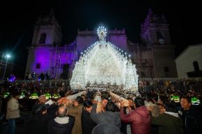 Con multitudinaria procesión del Cristo Resucitado culmina la Semana Santa en Ayacucho