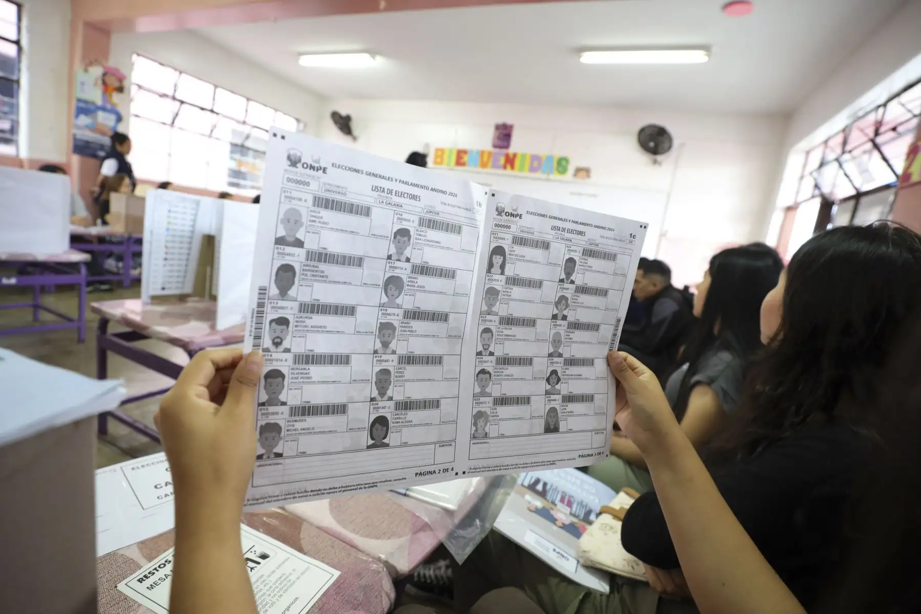 El Jurado Nacional de Elecciones fiscalizó este domingo 5 la segunda jornada de capacitación de miembros de mesa y el simulacro de cómputo de resultados con miras a las Elecciones Generales 2026, previstas para el 12 de abril. La supervisión se realizó en locales de Lima y diversas regiones del país, donde la Oficina Nacional de Procesos Electorales, a través de sus oficinas descentralizadas, capacitó a titulares y suplentes designados. Foto: JNE