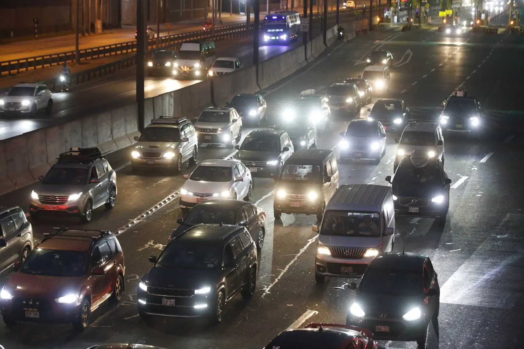 Concluido el feriado largo de Semana Santa, viajeros limeños retornan a la capital por la Panamericana Sur en medio de un notable incremento del tránsito en esta importante vía, lo que evidencia el alto movimiento turístico registrado durante estas fechas. Foto: ANDINA/Eddy Ramos